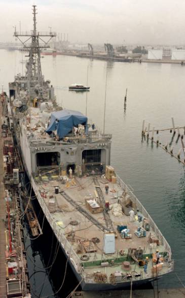 FFG-57 USS Reuben James construction