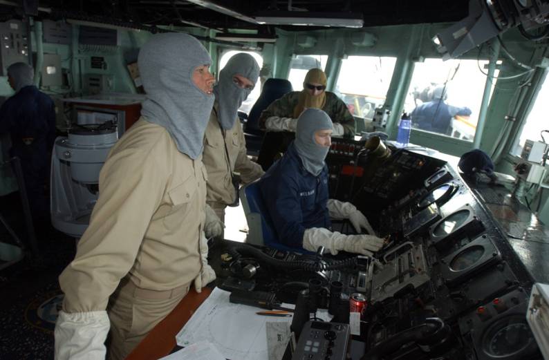 bridge helm aboard USS Simpson FFG-56