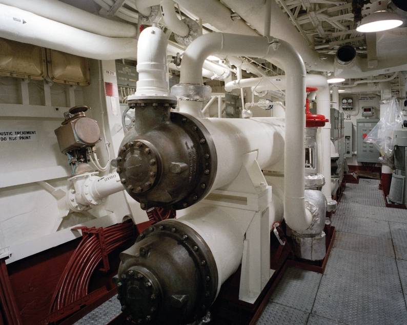 main engine room aboard USS Gary FFG-51