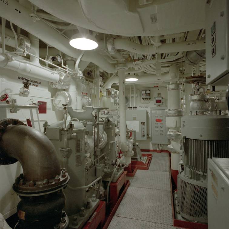 main engine room aboard USS Reuben James FFG-57