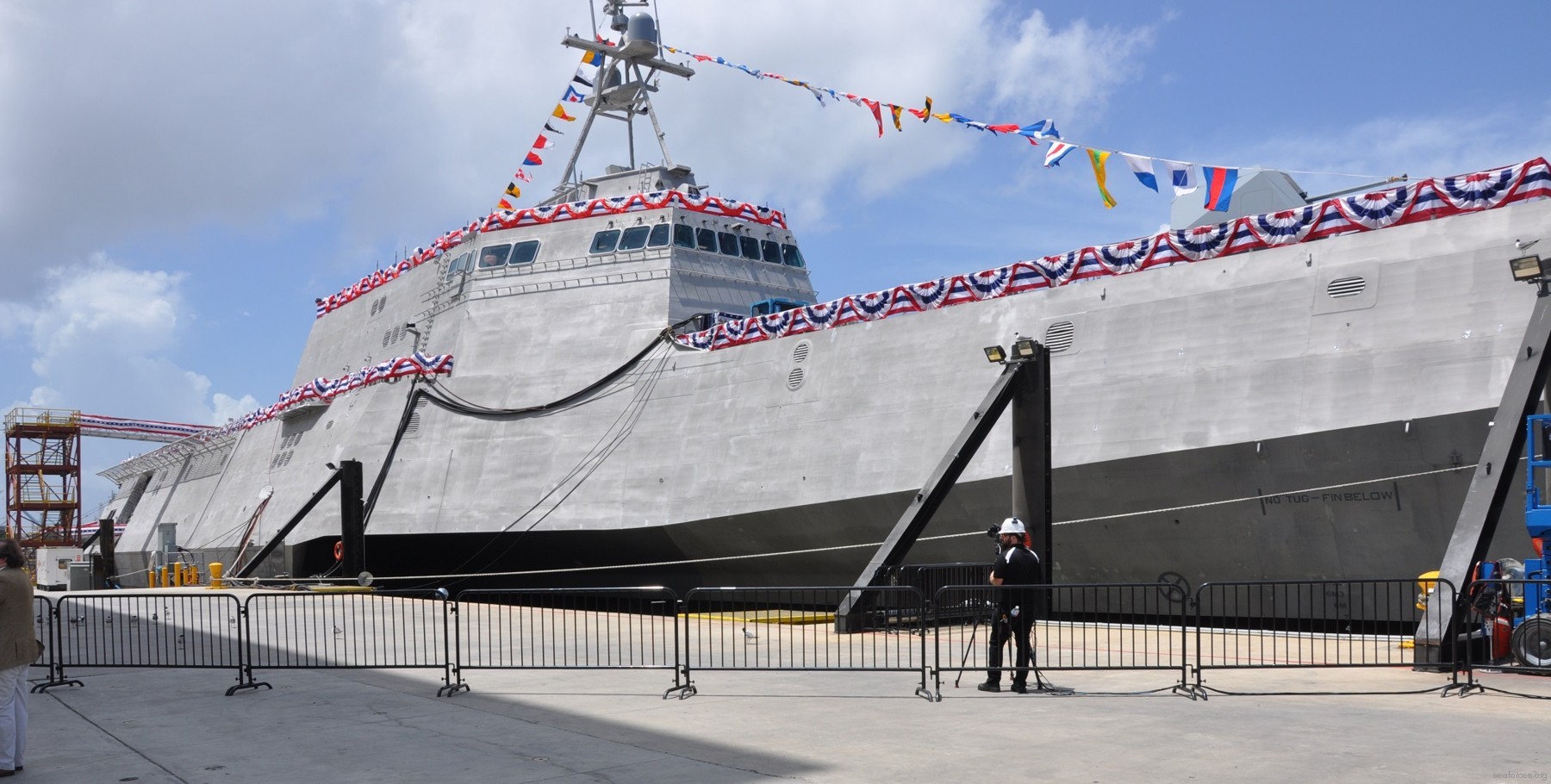 lcs-10 uss gabrielle giffords independence class littoral combat ship 2015 08 christening ceremony mobile alabama