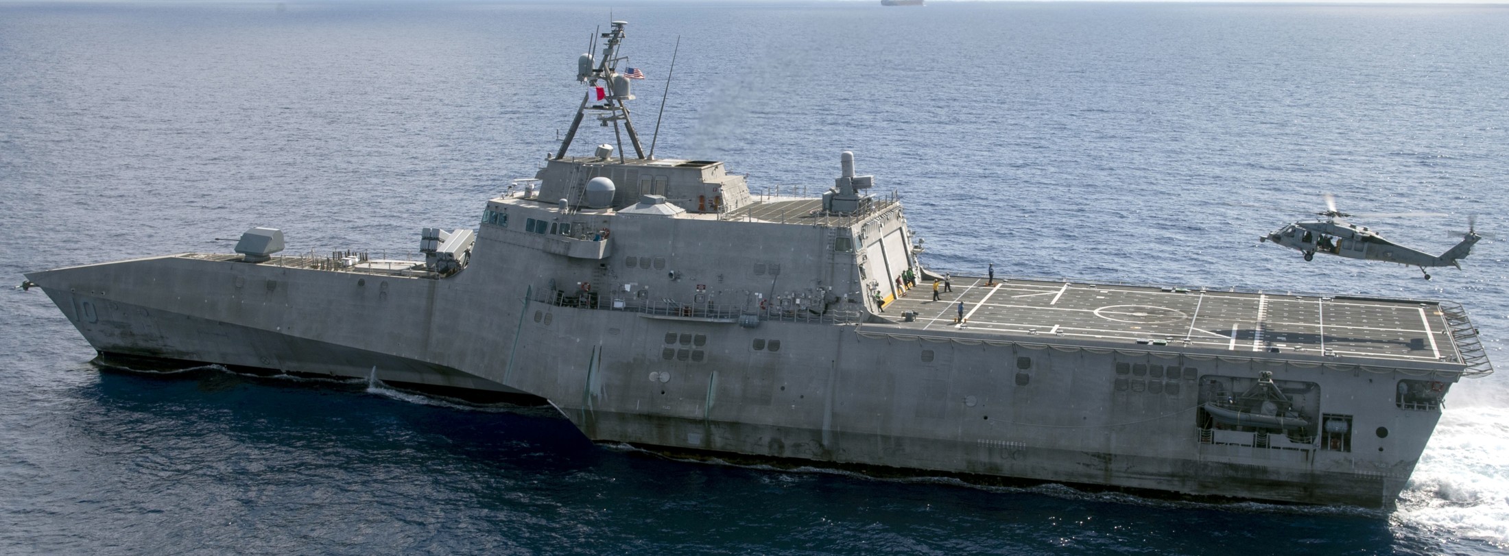 lcs-10 uss gabrielle giffords littoral combat ship independence class us navy 79 mh-60s seahawk helicopter