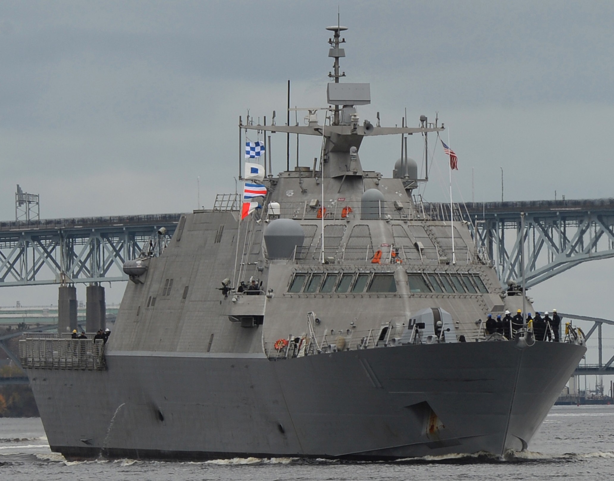 lcs-11 uss sioux city freedom class littoral combat ship us navy 25