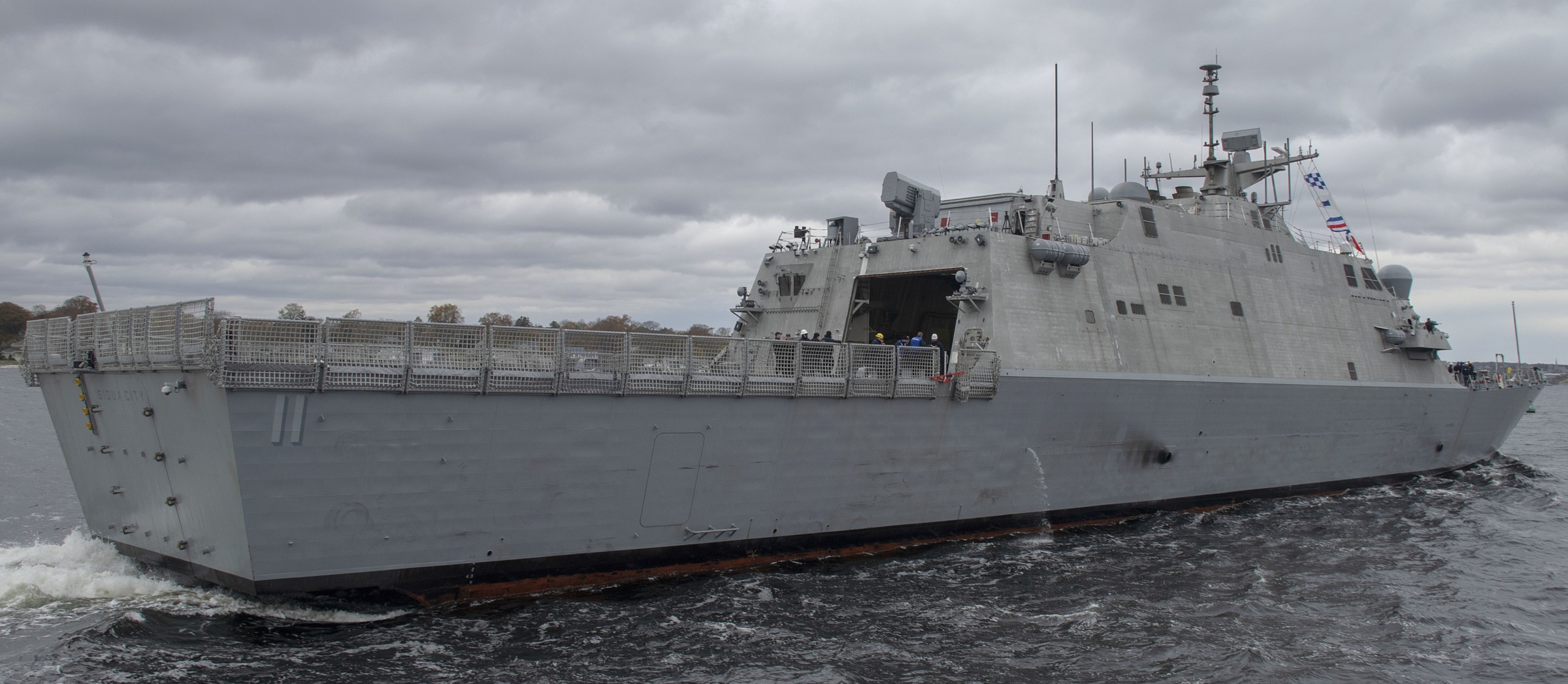 lcs-11 uss sioux city freedom class littoral combat ship us navy 28 subase new london groton