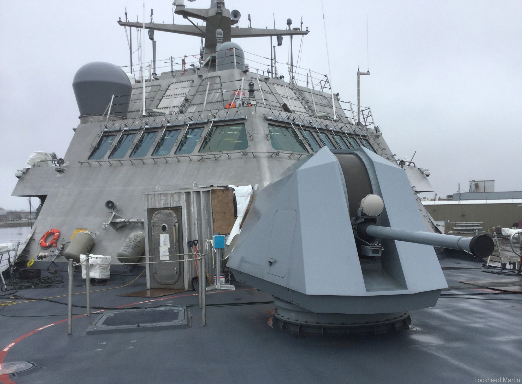 lcs-11 uss sioux city freedom class littoral combat ship us navy 52 mk.110 gun 57mm