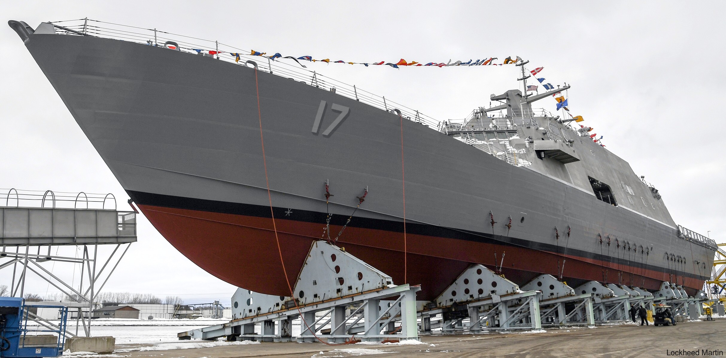 lcs-17 uss indianapolis freedom class littoral combat ship us navy 08b launching fincantieri marinette marine