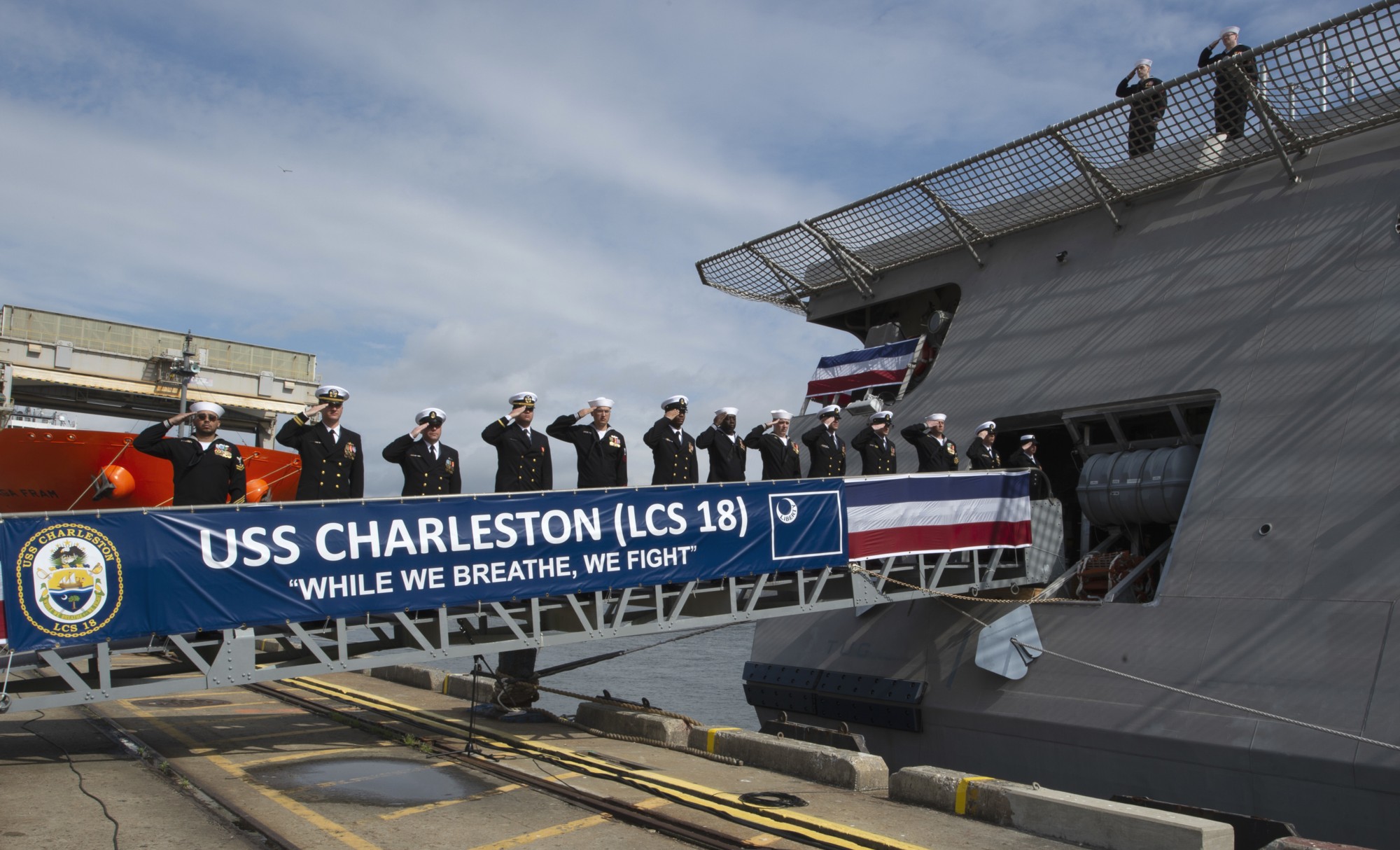lcs-18 uss charleston littoral combat ship independence class us navy 09 commissioning