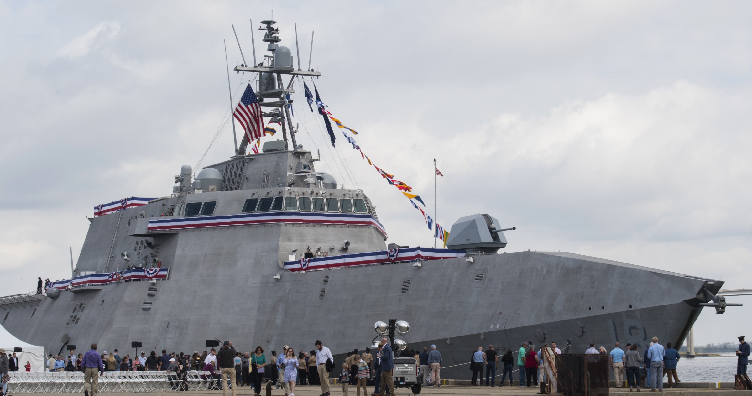 lcs-18 uss charleston littoral combat ship independence class us navy 10 commissioning south carolina
