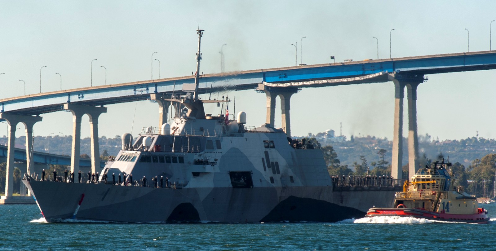 lcs-1 uss freedom class littoral combat ship us navy 10 san diego california