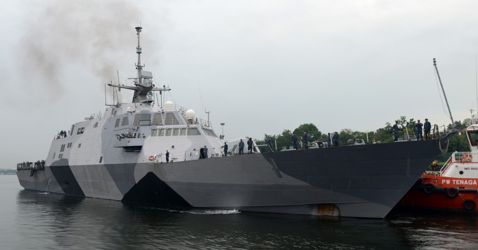 lcs-1 uss freedom class littoral combat ship us navy 25 singapore