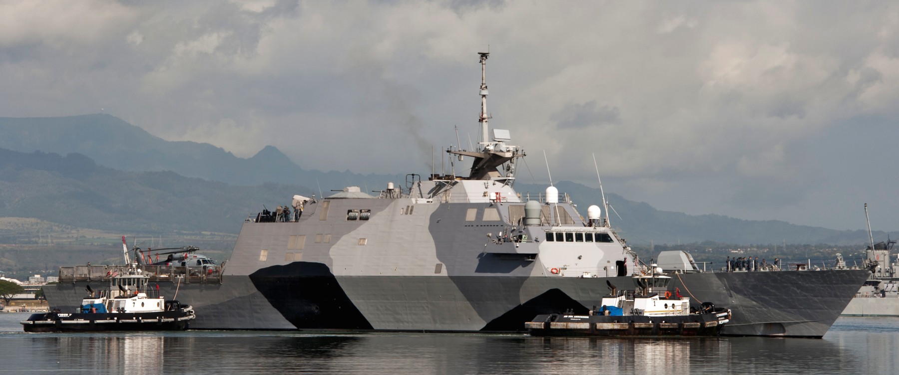 lcs-1 uss freedom class littoral combat ship us navy 42