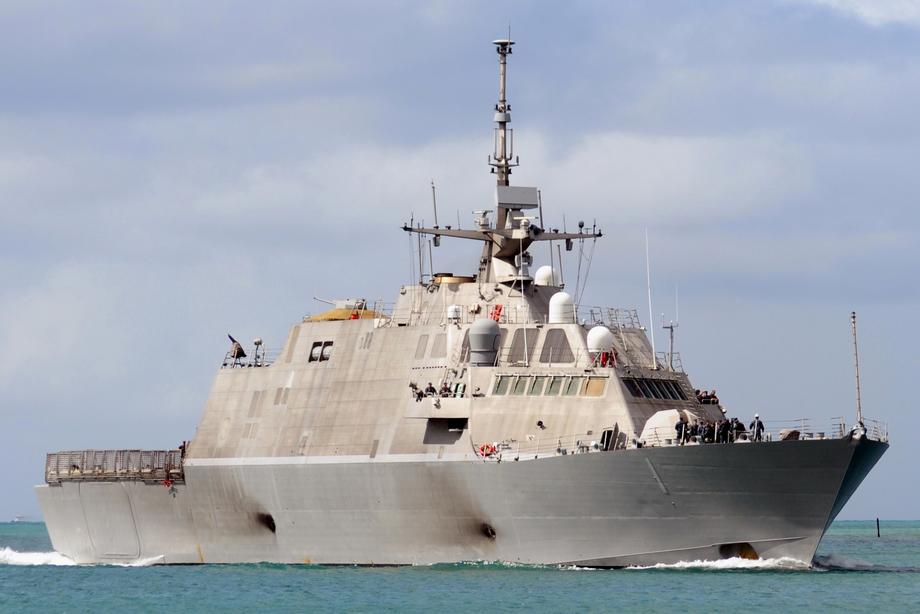 lcs-1 uss freedom class littoral combat ship us navy 72 rimpac 2010 pearl harbor hawaii