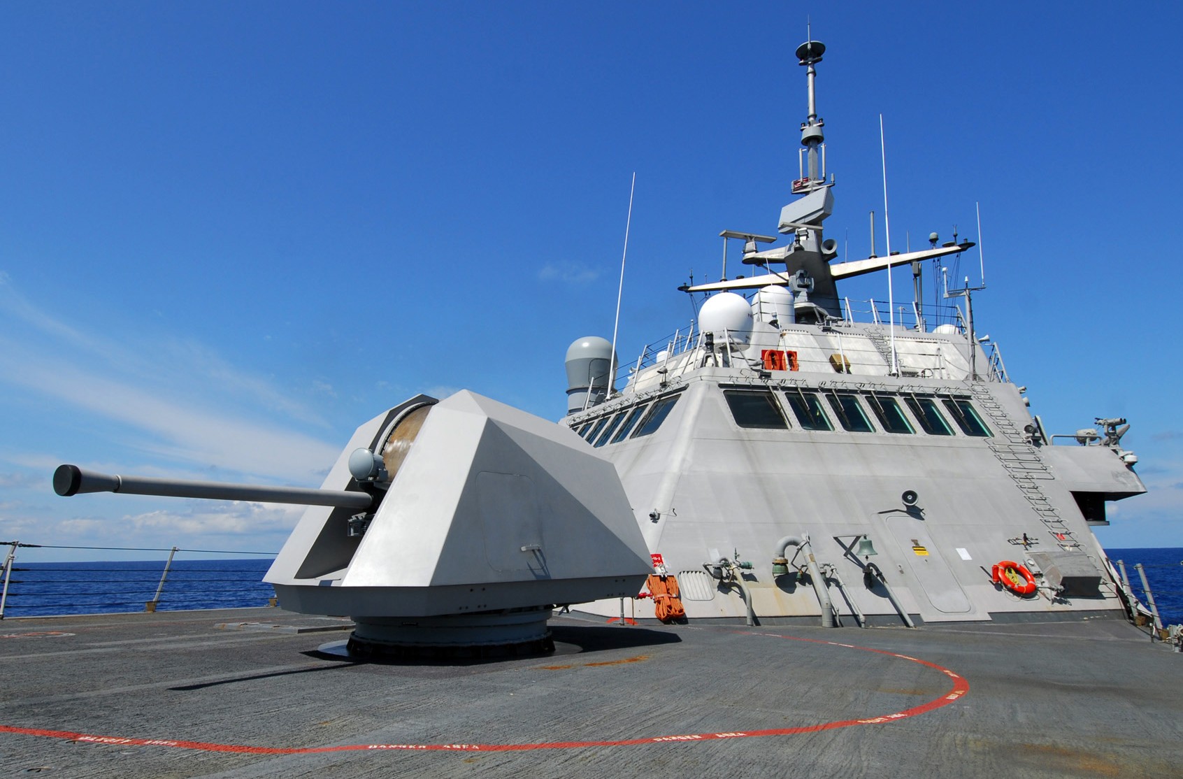 lcs-1 uss freedom class littoral combat ship us navy 93 bae mk.110 gun 57mm 2.2 inches