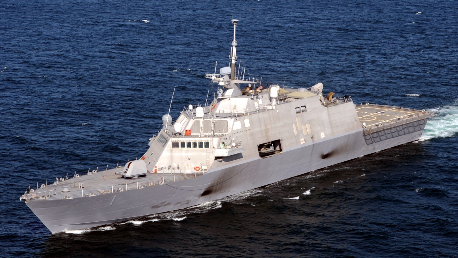 lcs-1 uss freedom class littoral combat ship us navy 102
