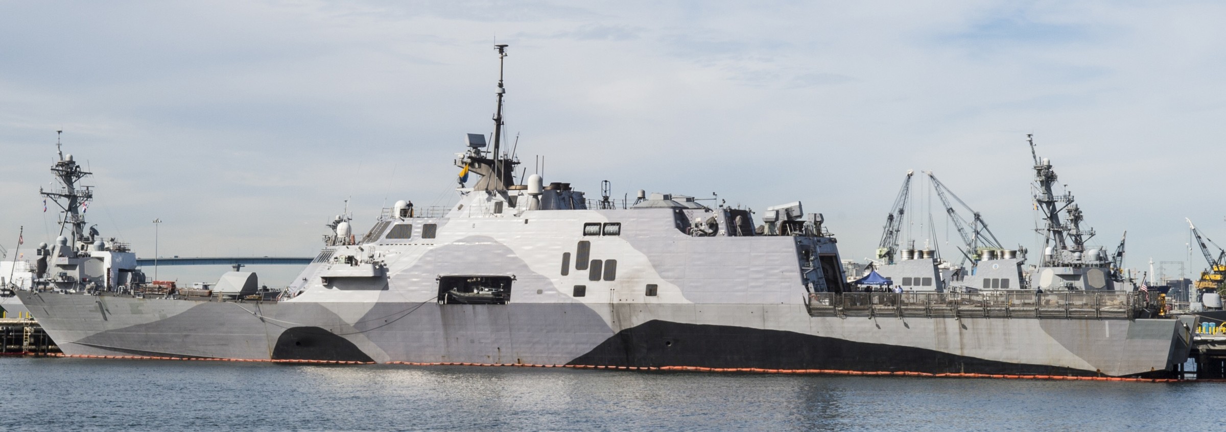 lcs-1 uss freedom class littoral combat ship us navy 164