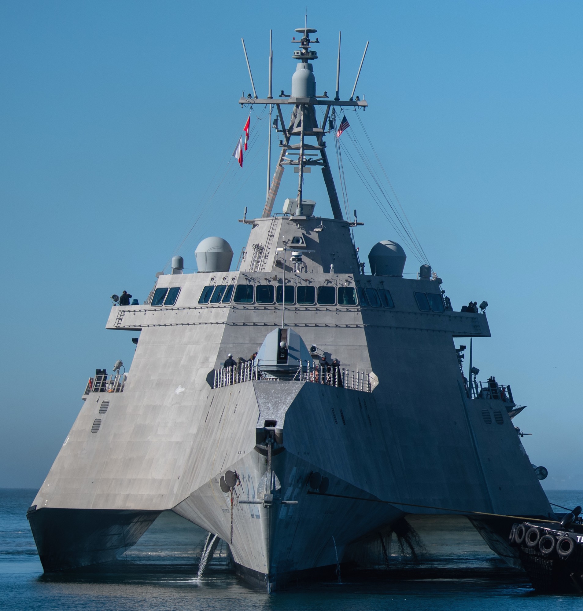 lcs-22 uss kansas city independence class littoral combat ship us navy arriving port hueneme 20