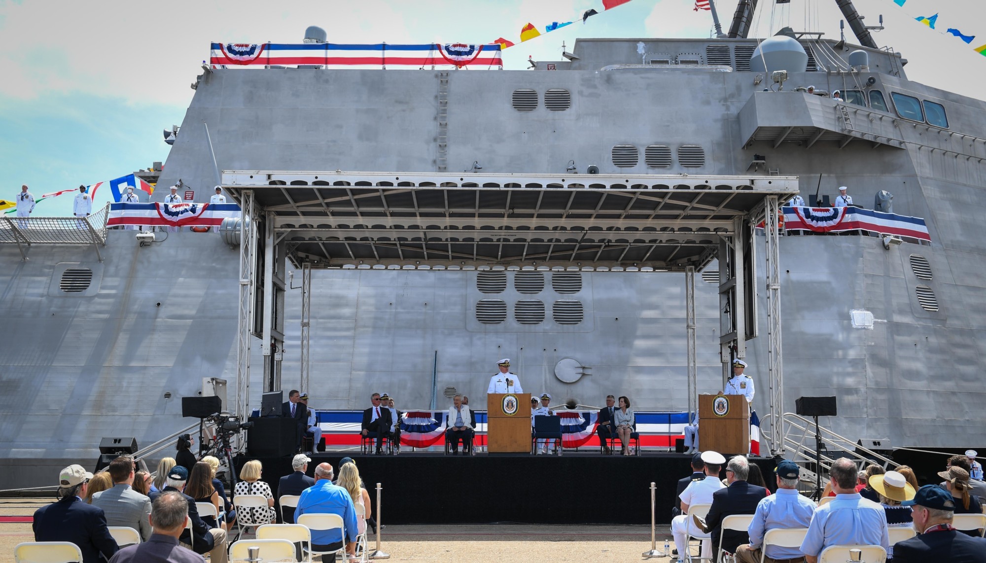 lcs-26 uss mobile independence class littoral combat ship us navy 08 commissioning ceremony