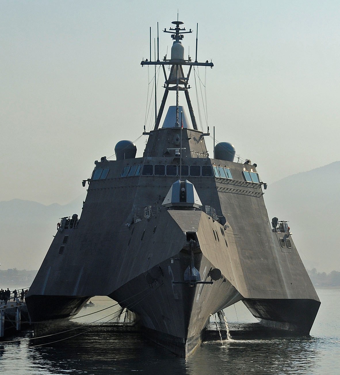 lcs-2 uss independence littoral combat ship us navy class 40a
