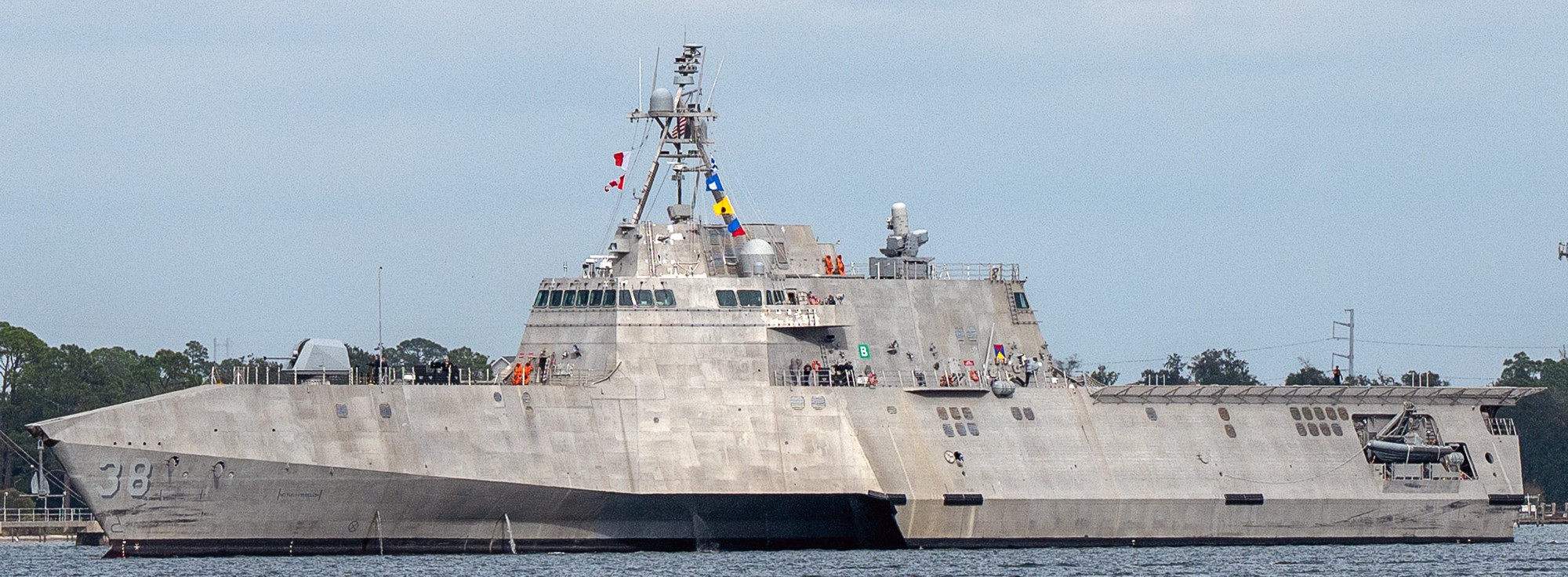 uss pierre lcs-38 independence class littoral combat ship arriving panama city florida 2025 11