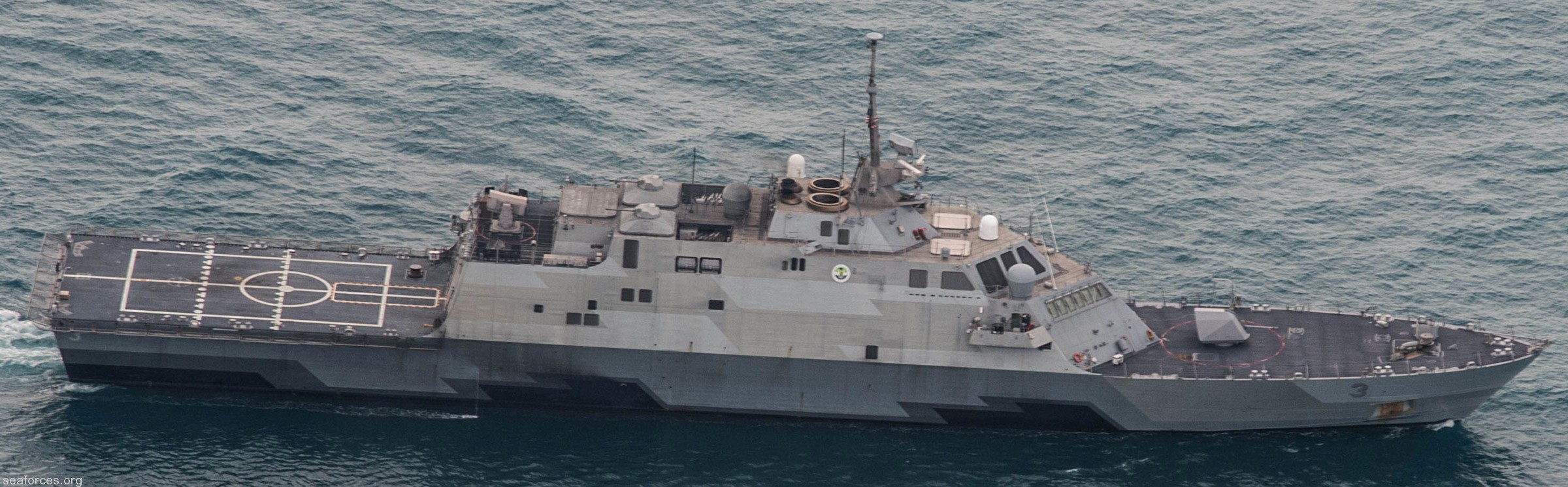 lcs-3 uss fort worth littoral combat ship freedom class us navy 25