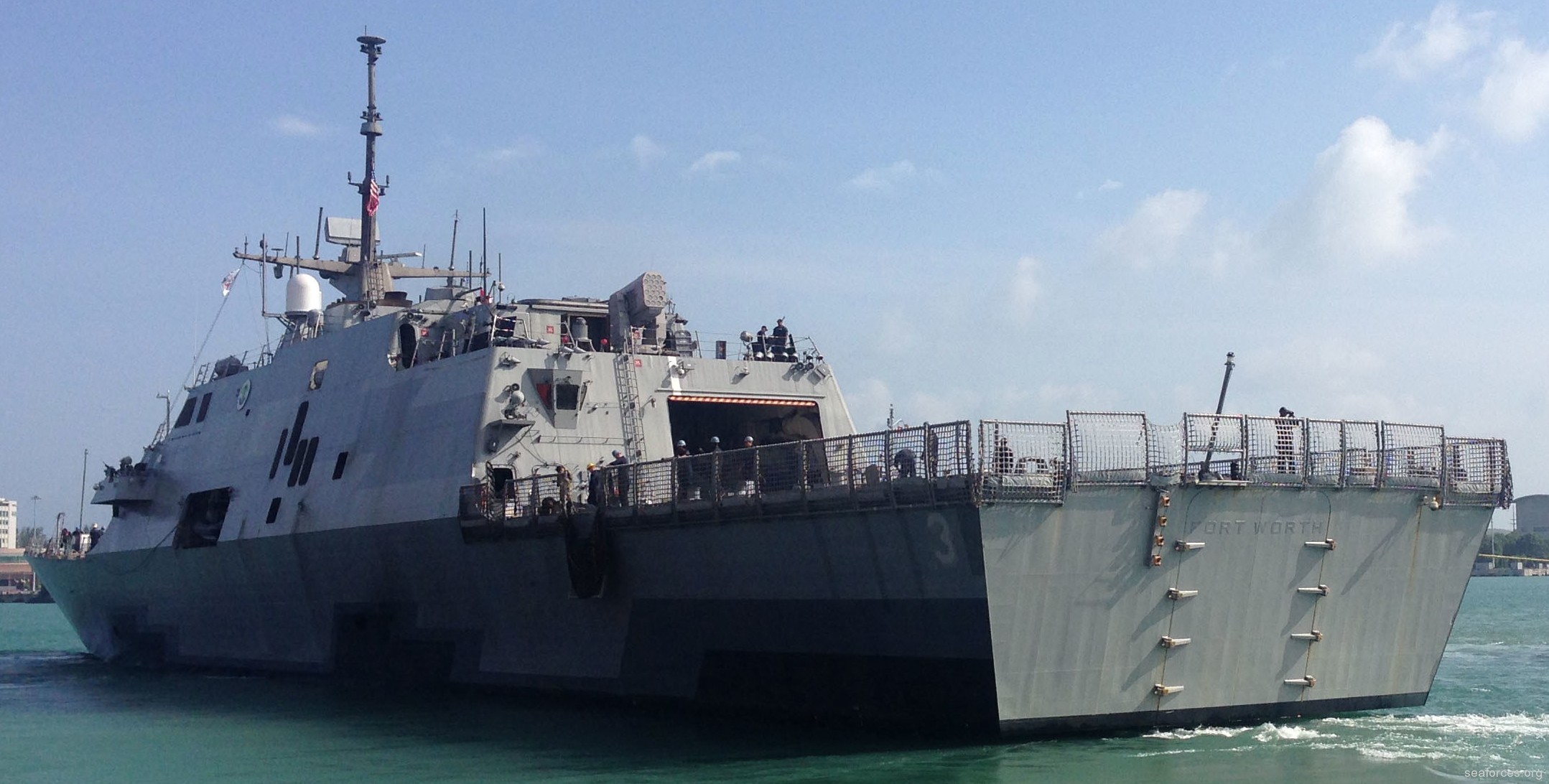 lcs-3 uss fort worth littoral combat ship freedom class us navy 27 changi naval base singapore