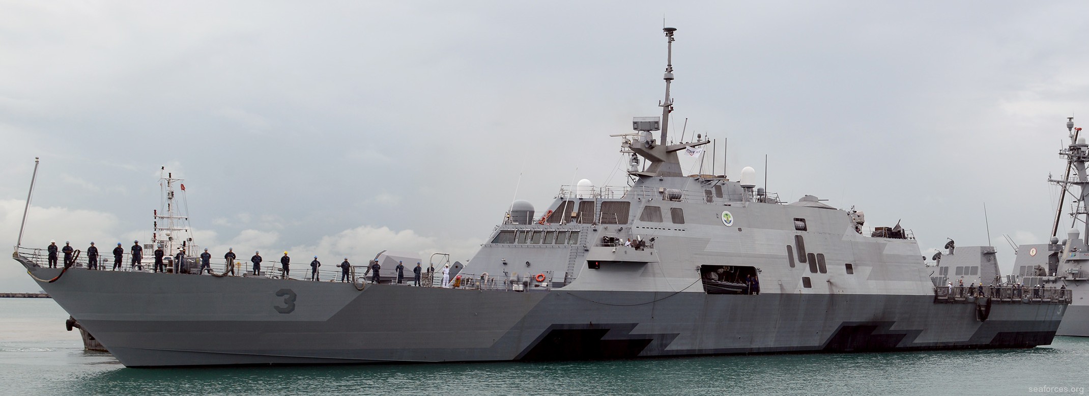 lcs-3 uss fort worth littoral combat ship freedom class us navy 28