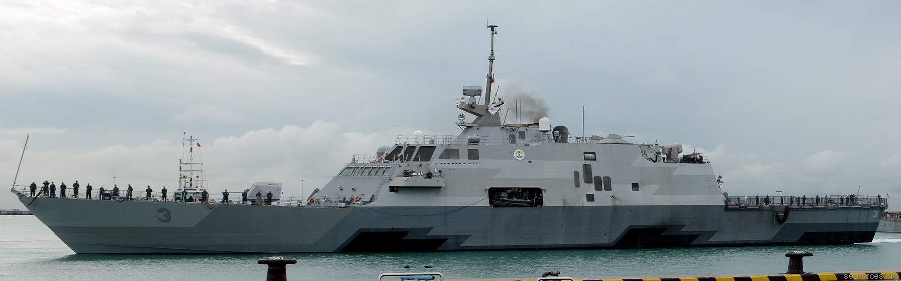 lcs-3 uss fort worth littoral combat ship freedom class us navy 30