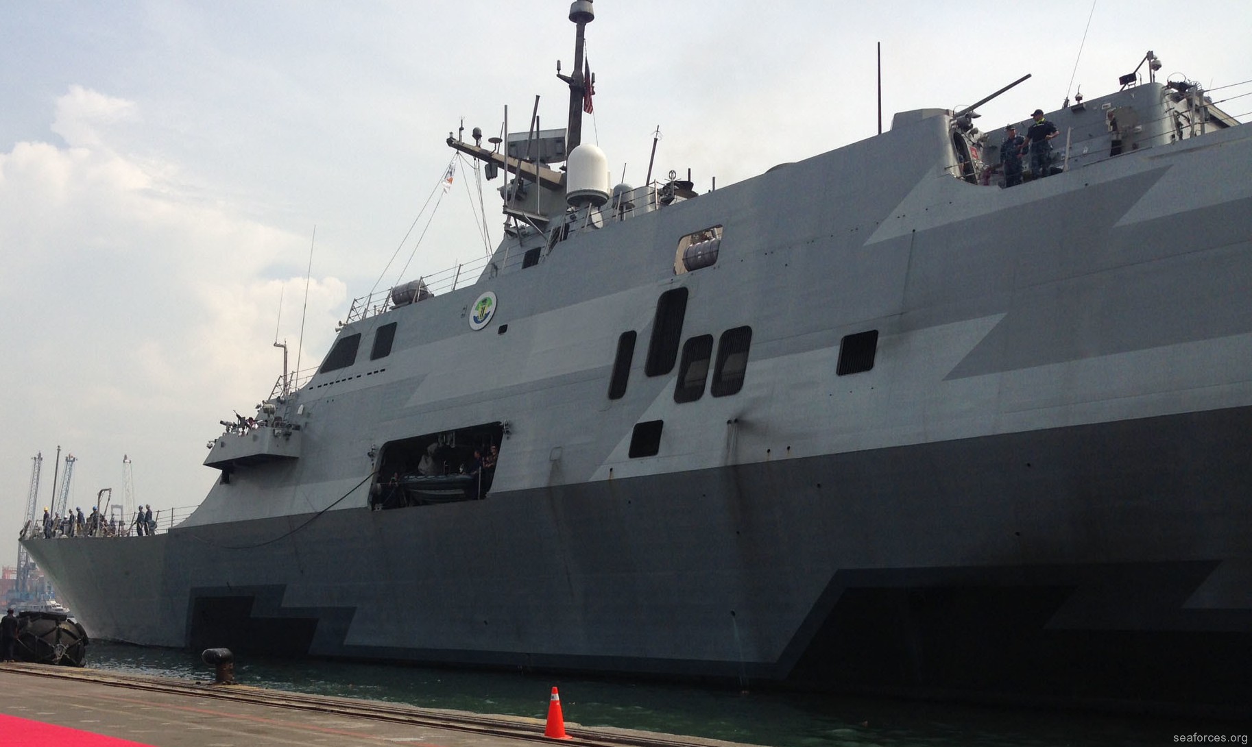 lcs-3 uss fort worth littoral combat ship freedom class us navy 31