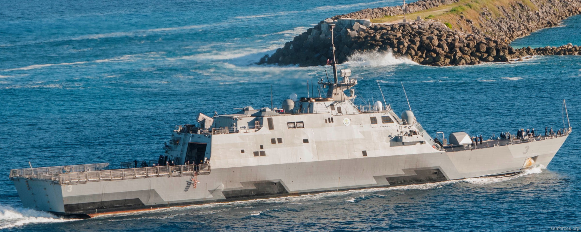 lcs-3 uss fort worth littoral combat ship freedom class us navy 32 santa rita guam