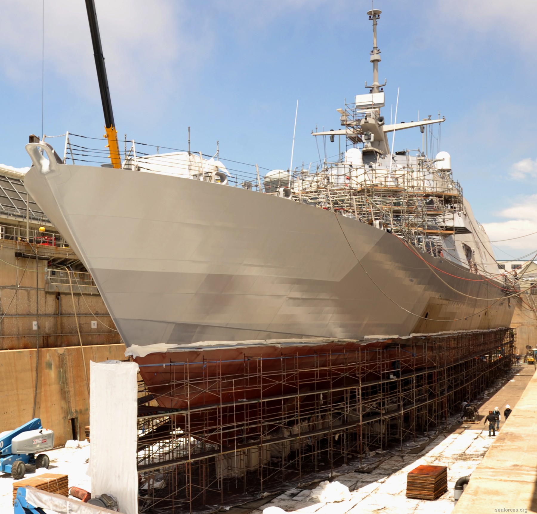 lcs-3 uss fort worth littoral combat ship freedom class us navy 48 dry dock