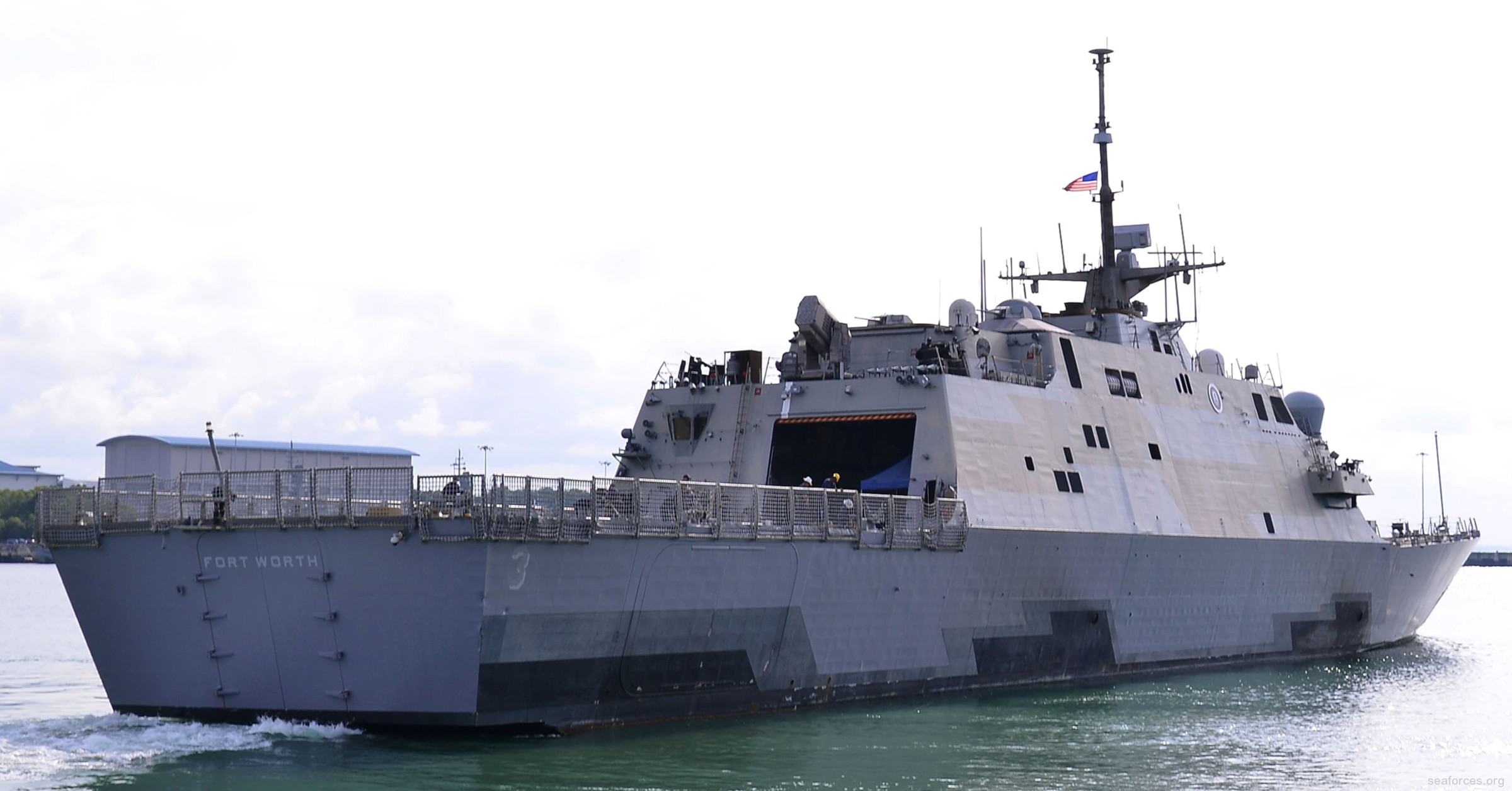 lcs-3 uss fort worth littoral combat ship freedom class us navy 69