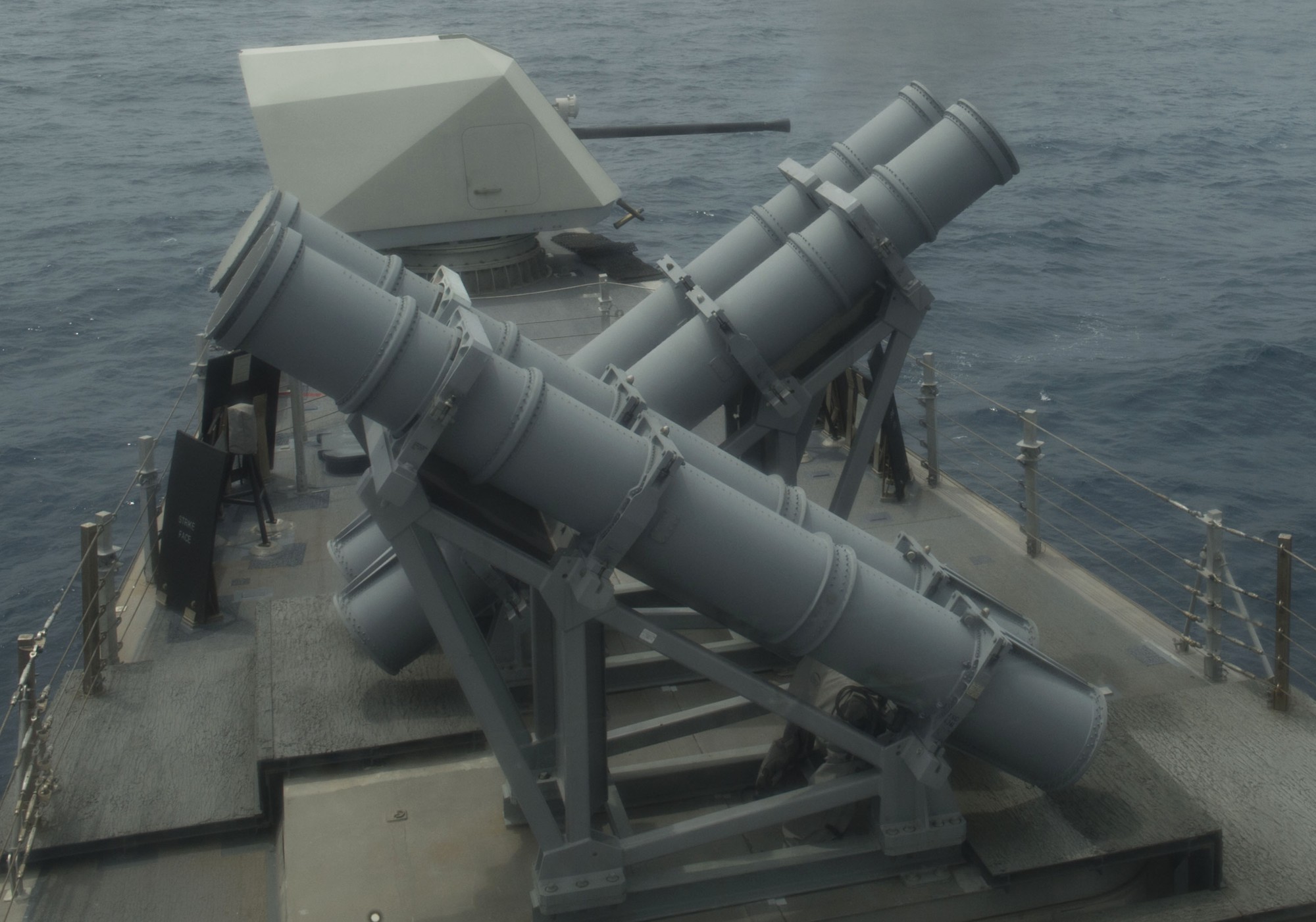 lcs-4 uss coronado independence class littoral combat ship us navy 16 mk.110 57mm gun fire exercise