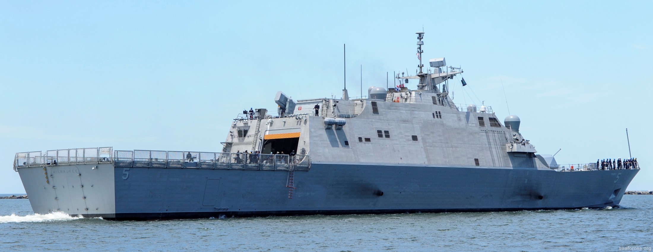 lcs-5 uss milwaukee littoral combat ship freedom class us navy 15 naval station mayport florida
