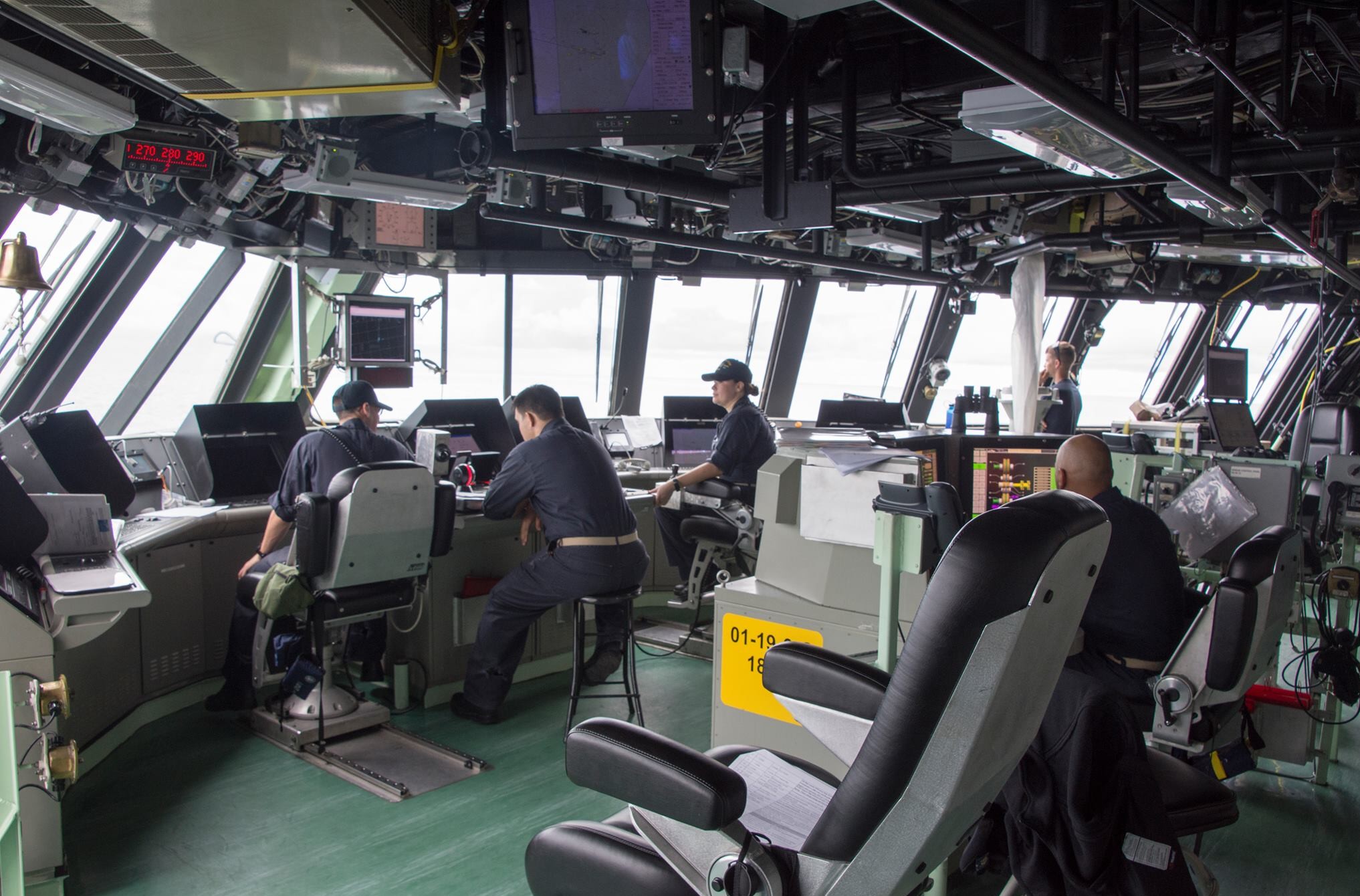 lcs-5 uss milwaukee freedom class littoral combat ship us navy 43 bridge helm steering
