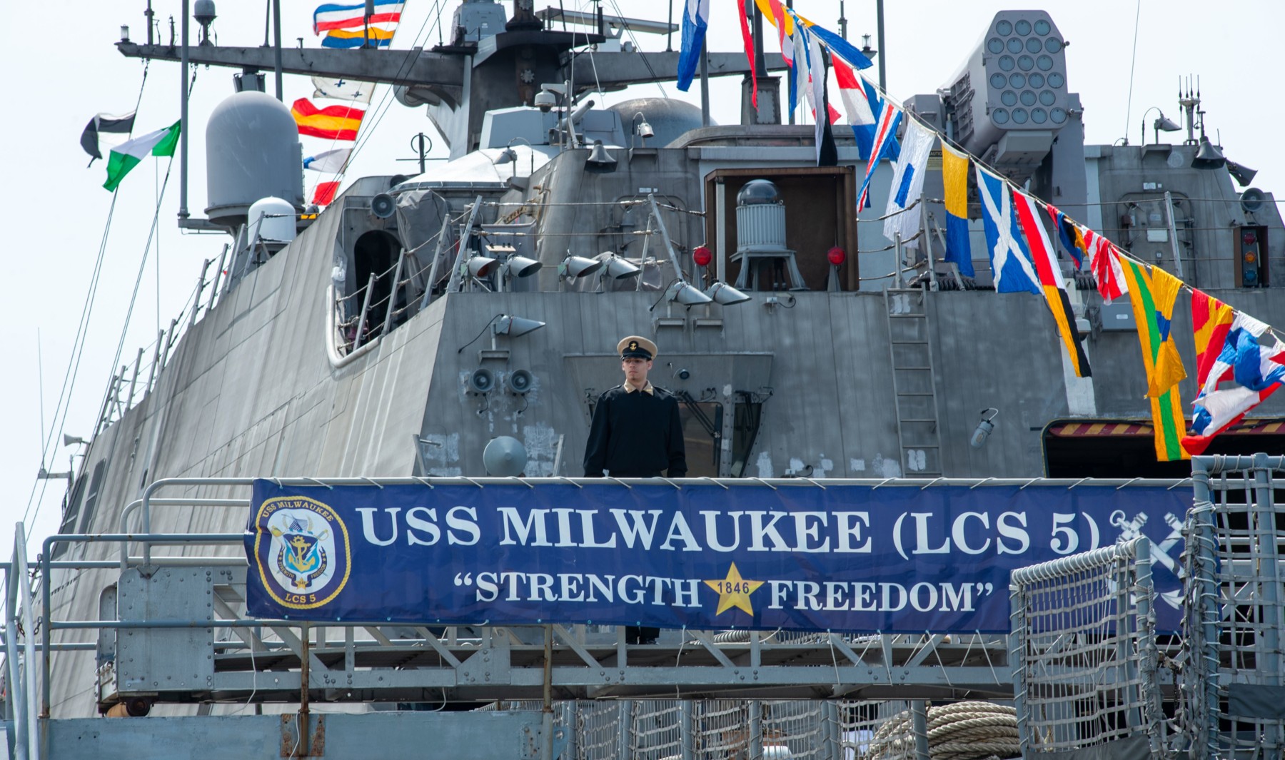 lcs-5 uss milwaukee freedom class littoral combat ship us navy fleet week new york 61