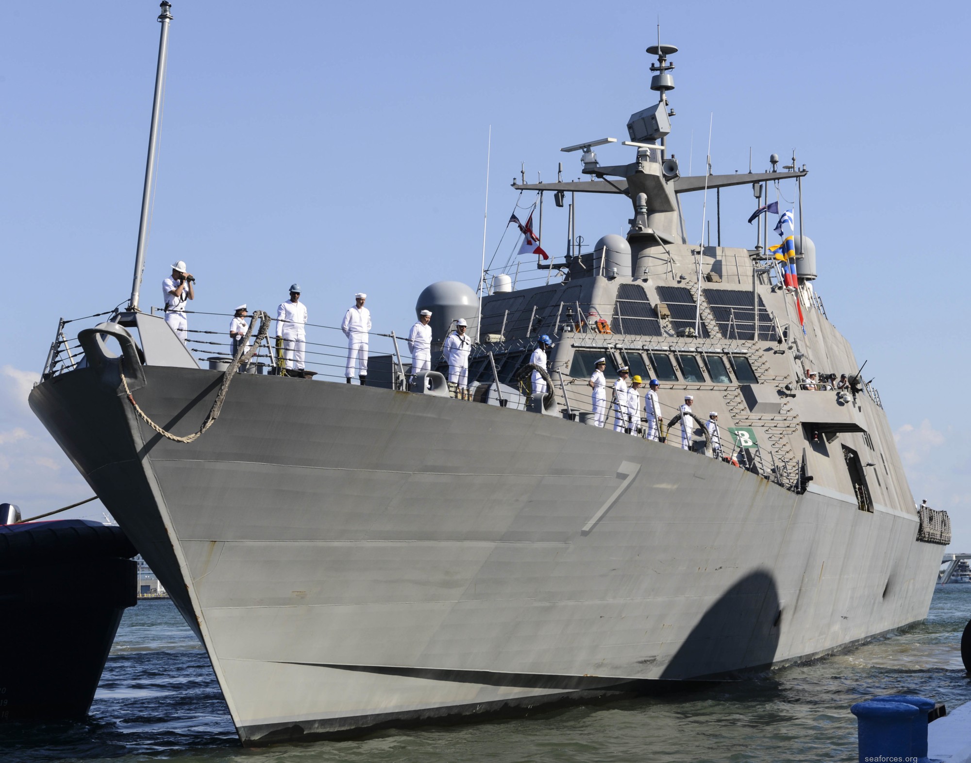 lcs-7 uss detroit littoral combat ship freedom class navy 16 fort lauderdale florida