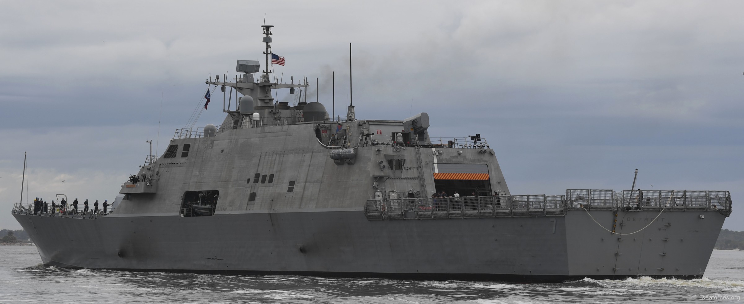lcs-7 uss detroit littoral combat ship freedom class navy 19