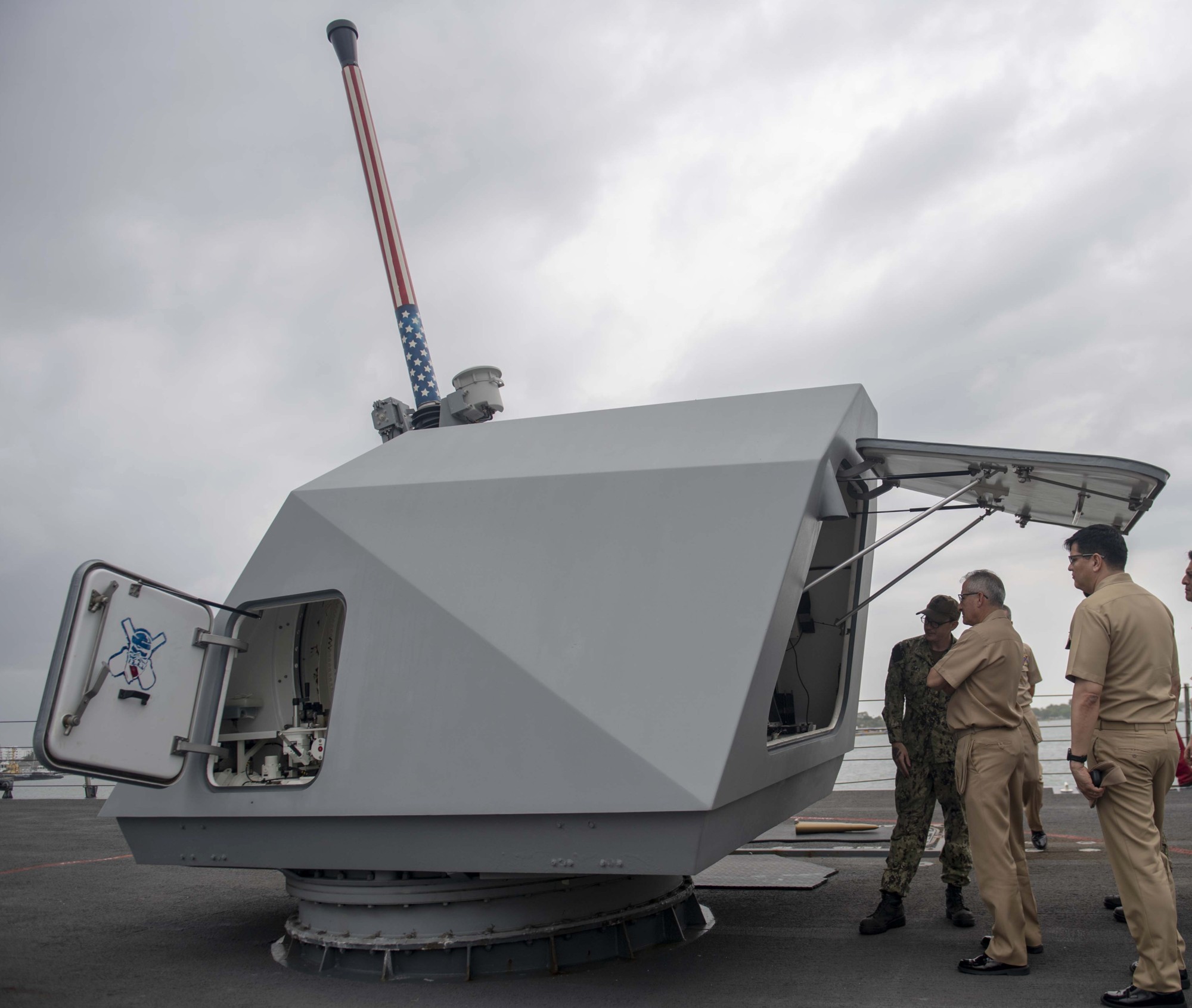 lcs-7 uss detroit freedom class littoral combat ship us navy 38 mk.110 gun 57mm