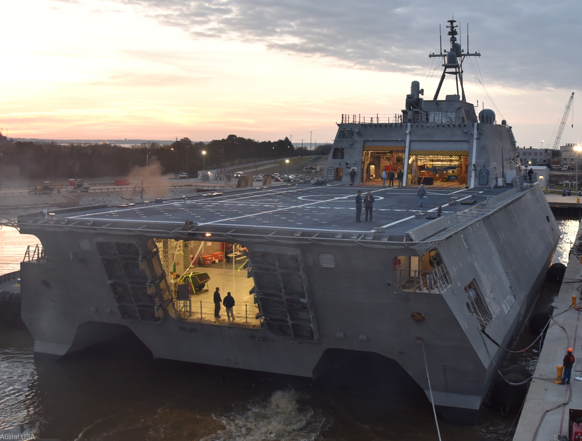 lcs-8 uss montgomery independence class littoral combat ship us navy 65 austal usa mobile alabama