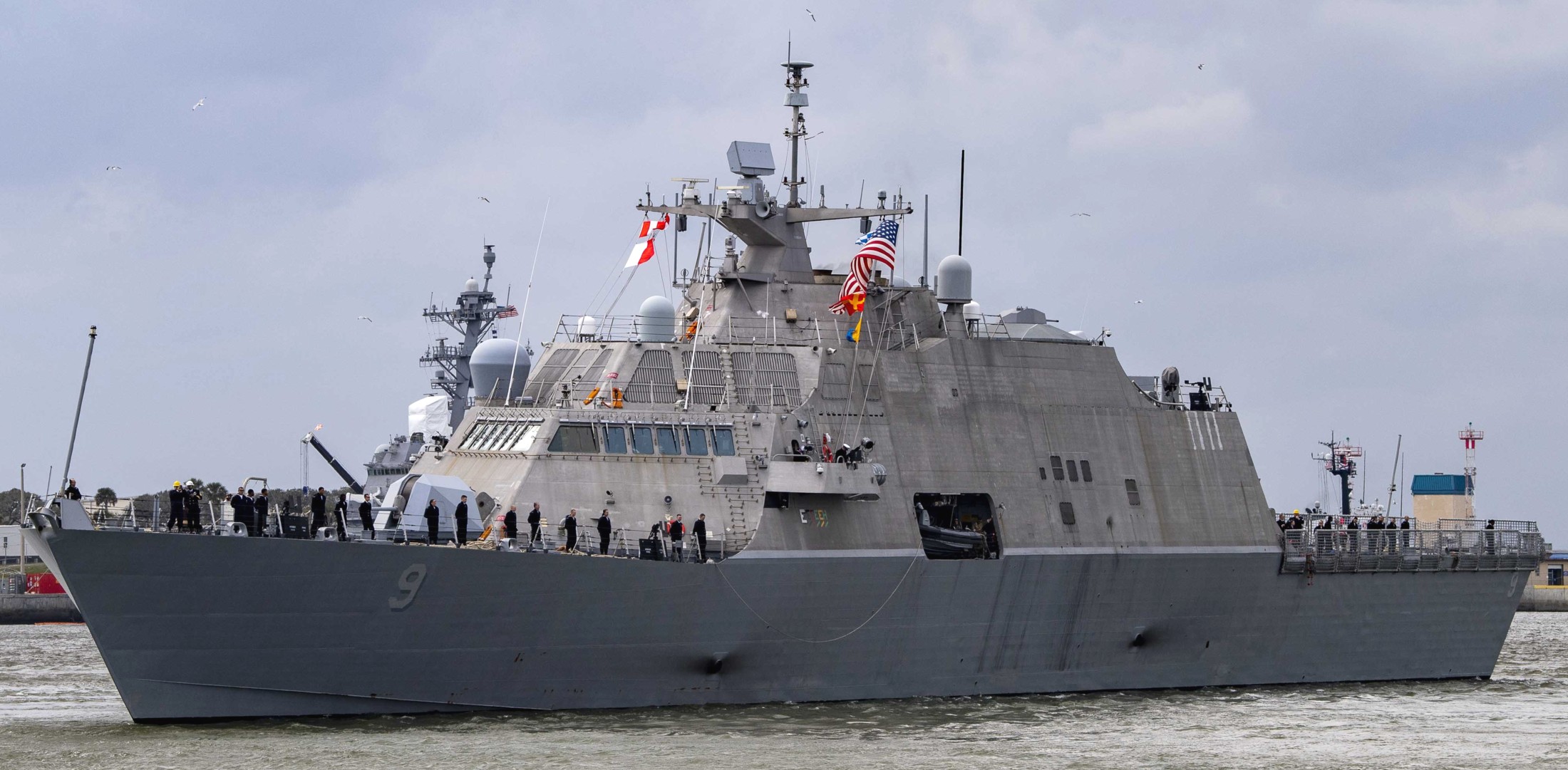 lcs-9 uss little rock freedom class littoral combat ship us navy 28 homeport mayport florida