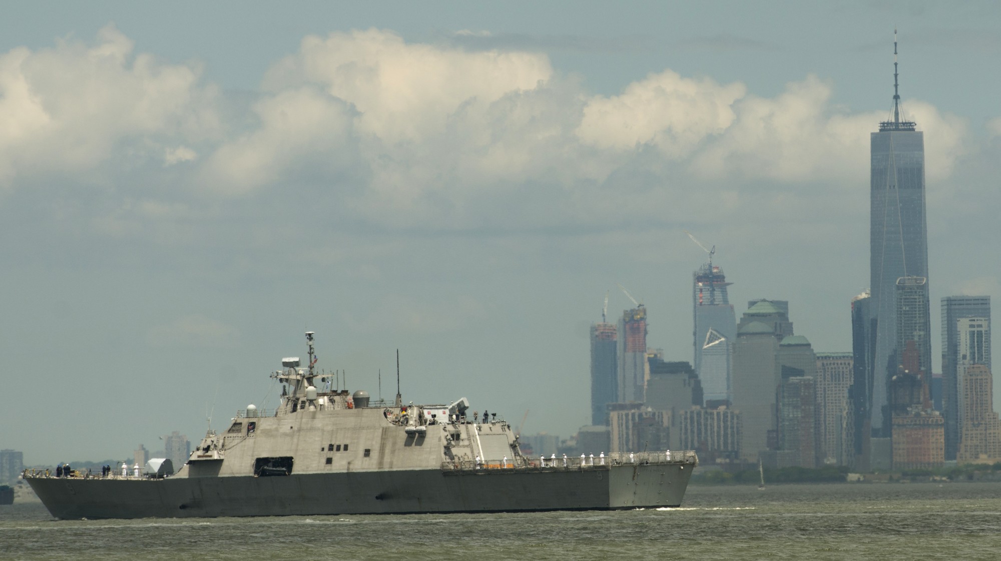 lcs-9 uss little rock freedom class littoral combat ship us navy 44 fleet week new york
