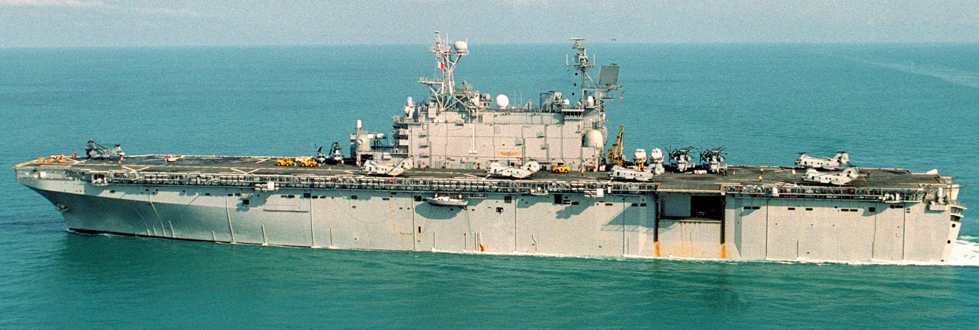 lha-1 uss tarawa amphibious assault ship us navy 13th meu soc marines hmm-161 rein 03