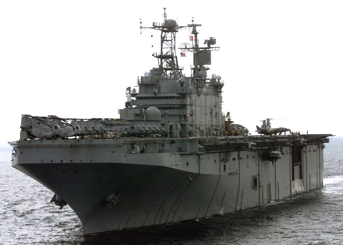 lha-1 uss tarawa amphibious assault ship us navy 13th meu soc marines hmm-161 rein operation determined response yemen 08