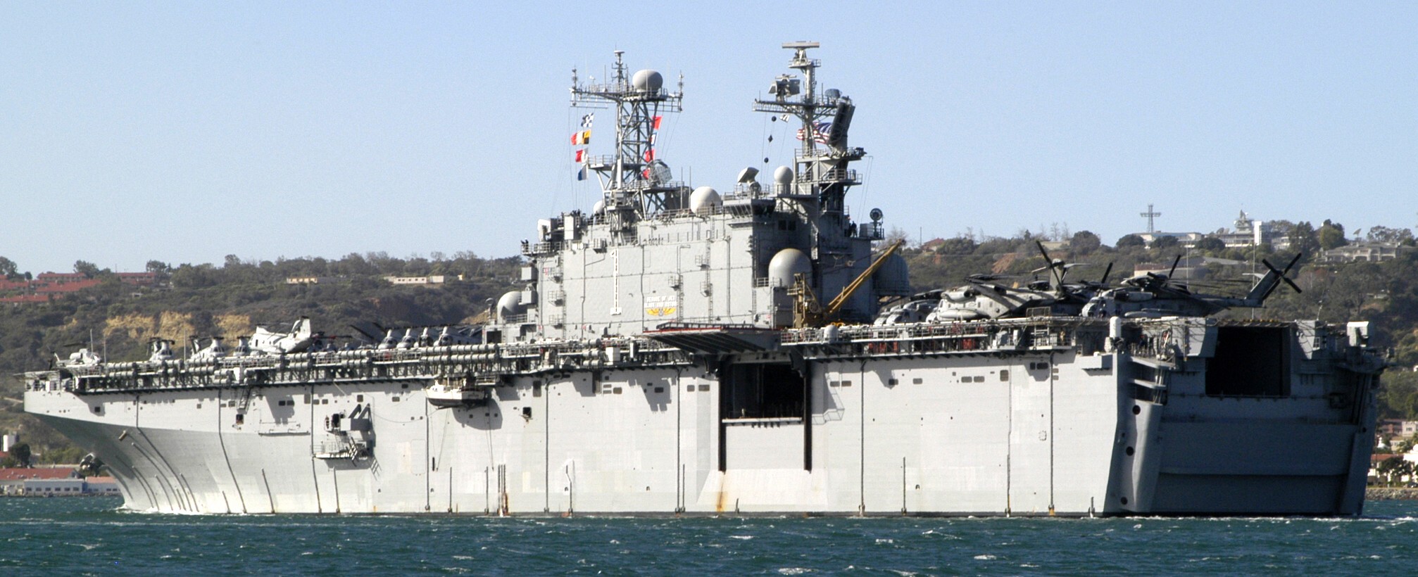 lha-1 uss tarawa amphibious assault ship us navy 15th meu soc marines hmm-161 rein rimpac 02 16