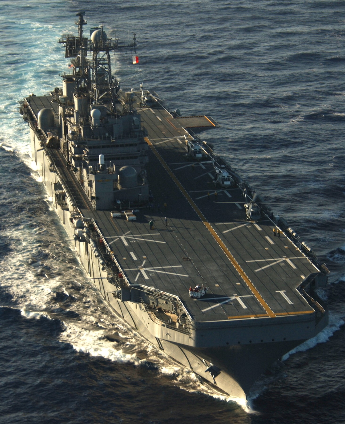 lha-1 uss tarawa amphibious assault ship us navy rimpac 2004 23