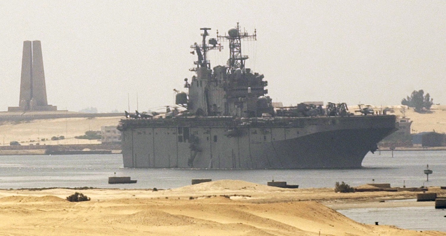 lha-1 uss tarawa amphibious assault ship us navy 13th meu soc marines hmm-163 rein suez canal 32