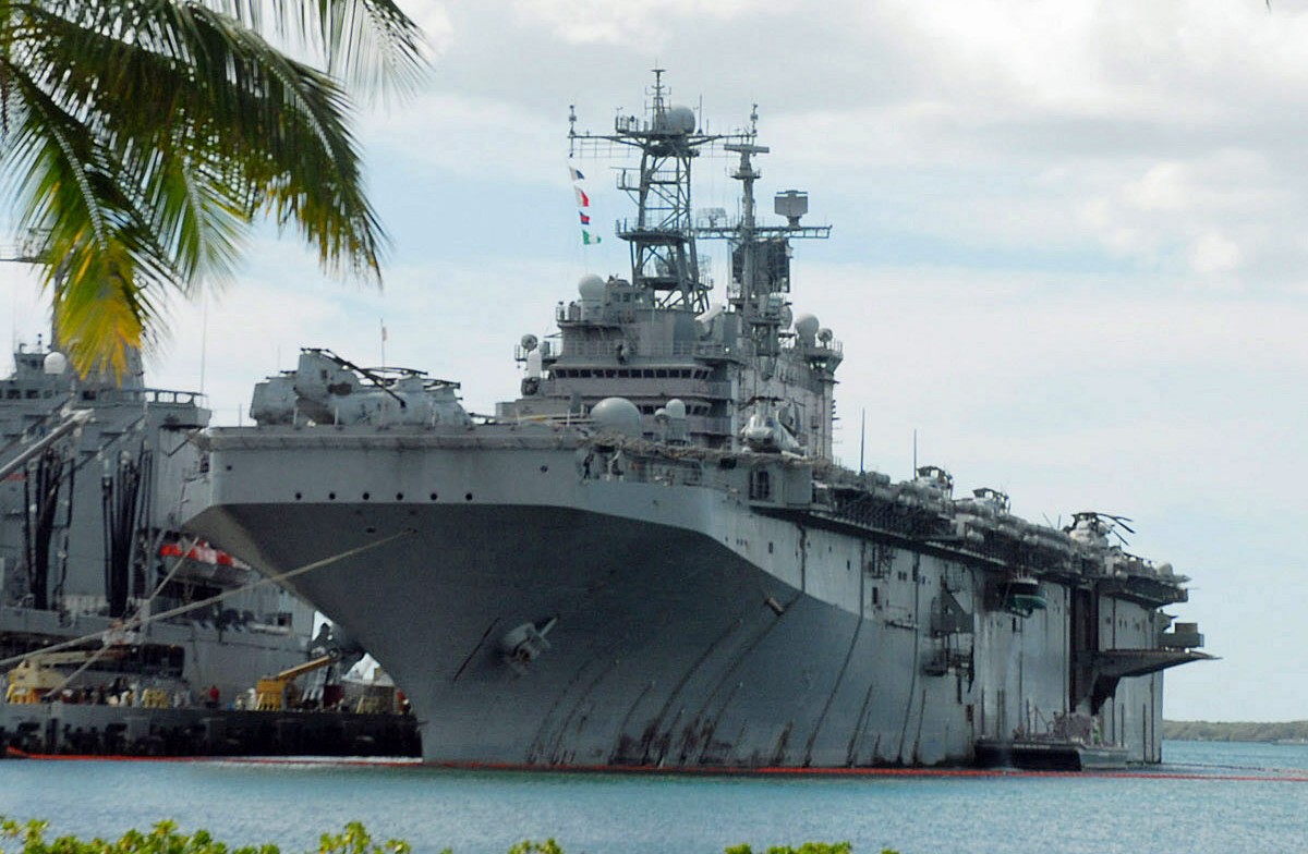 lha-1 uss tarawa amphibious assault ship us navy 13th meu soc marines hmm-163 rein pearl harbor hawaii 34