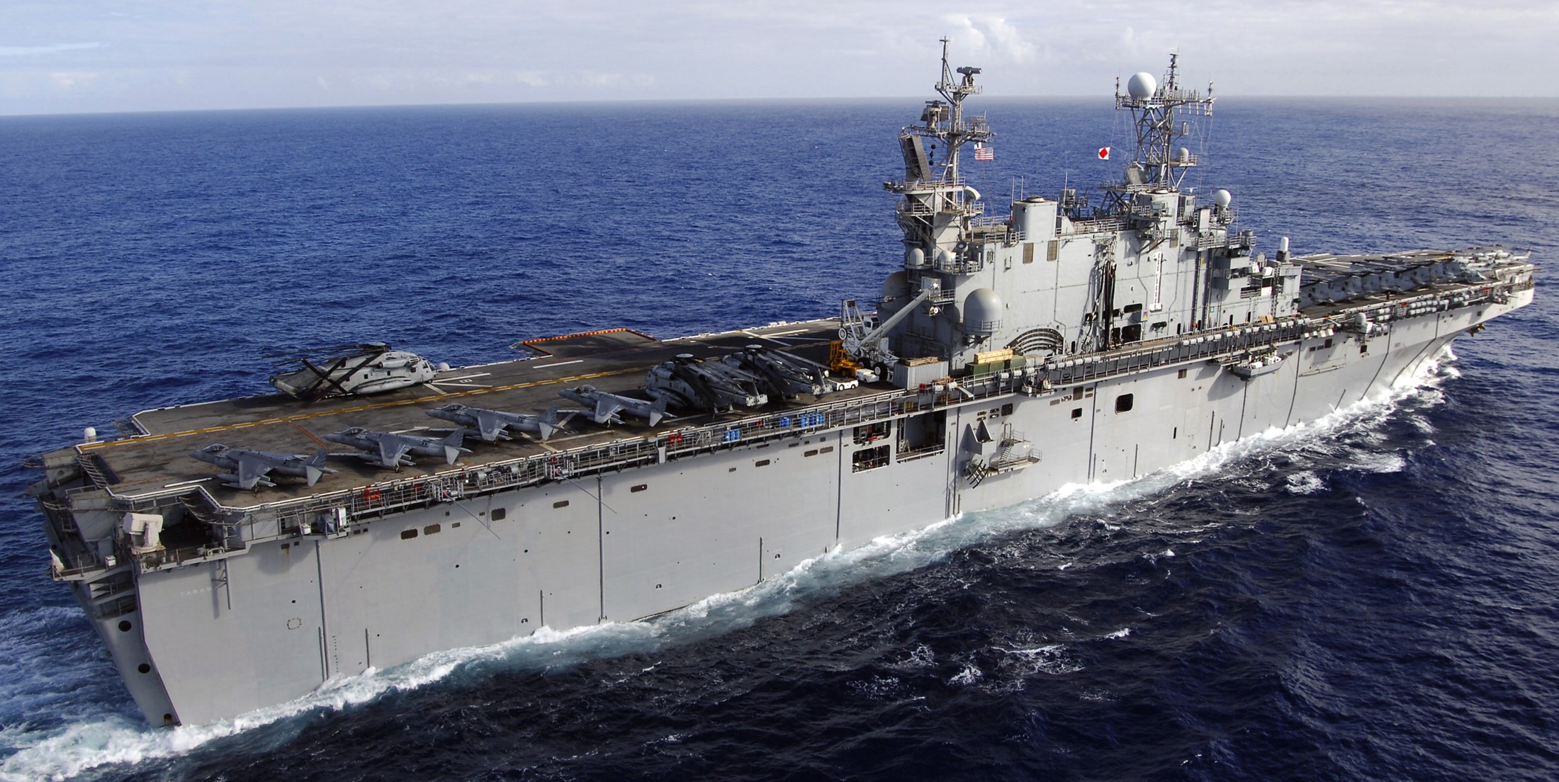 lha-1 uss tarawa amphibious assault ship us navy 11th meu soc marines hmm-166 36