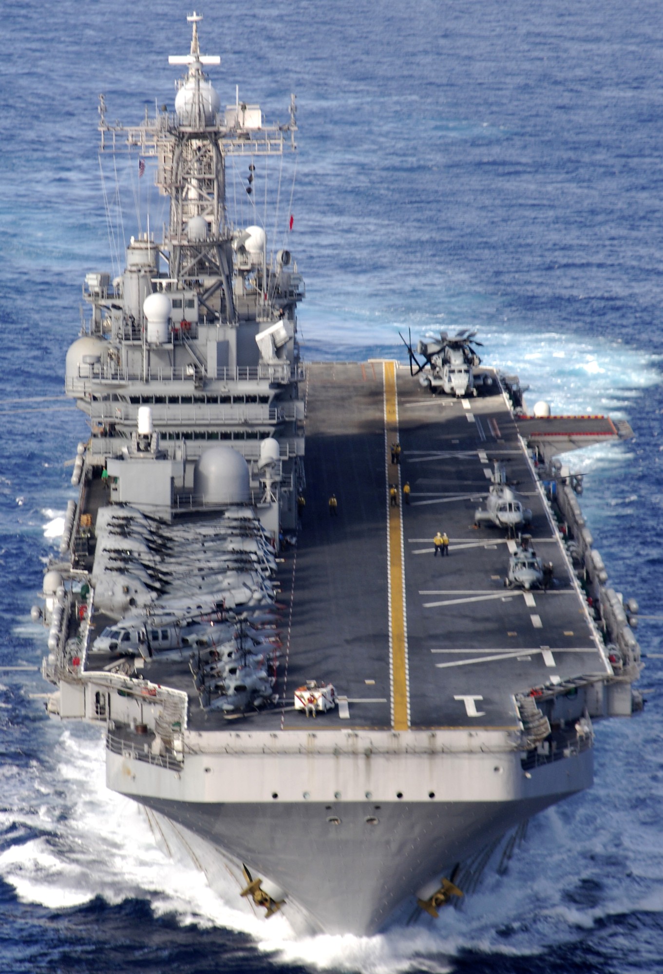 lha-1 uss tarawa amphibious assault ship us navy 11th meu soc marines hmm-166 37