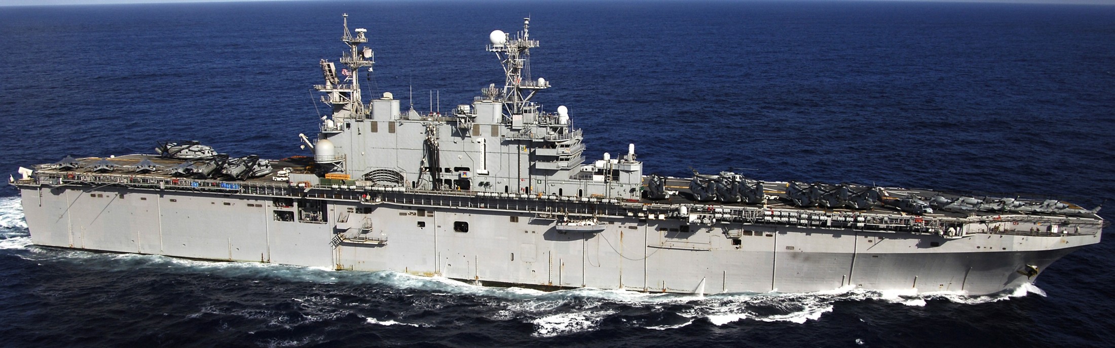 lha-1 uss tarawa amphibious assault ship us navy 11th meu soc marines hmm-166 rein 39